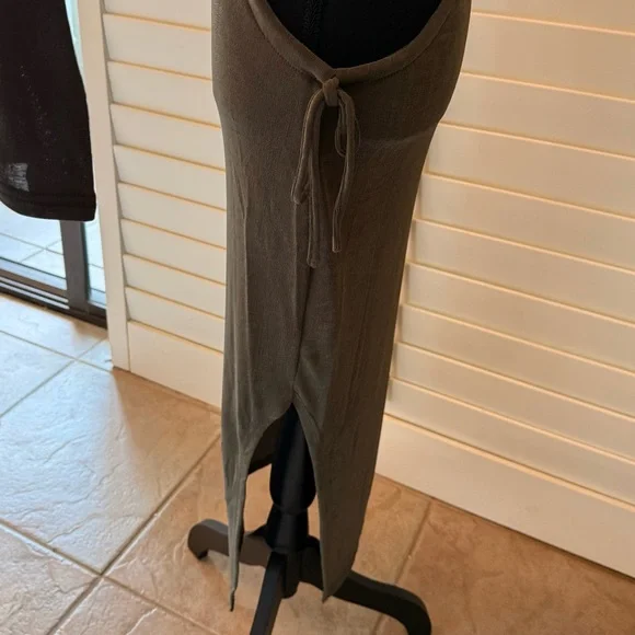 Marion Cutout Olive Long Sleeve Midi Dress - Picture 5 of 10